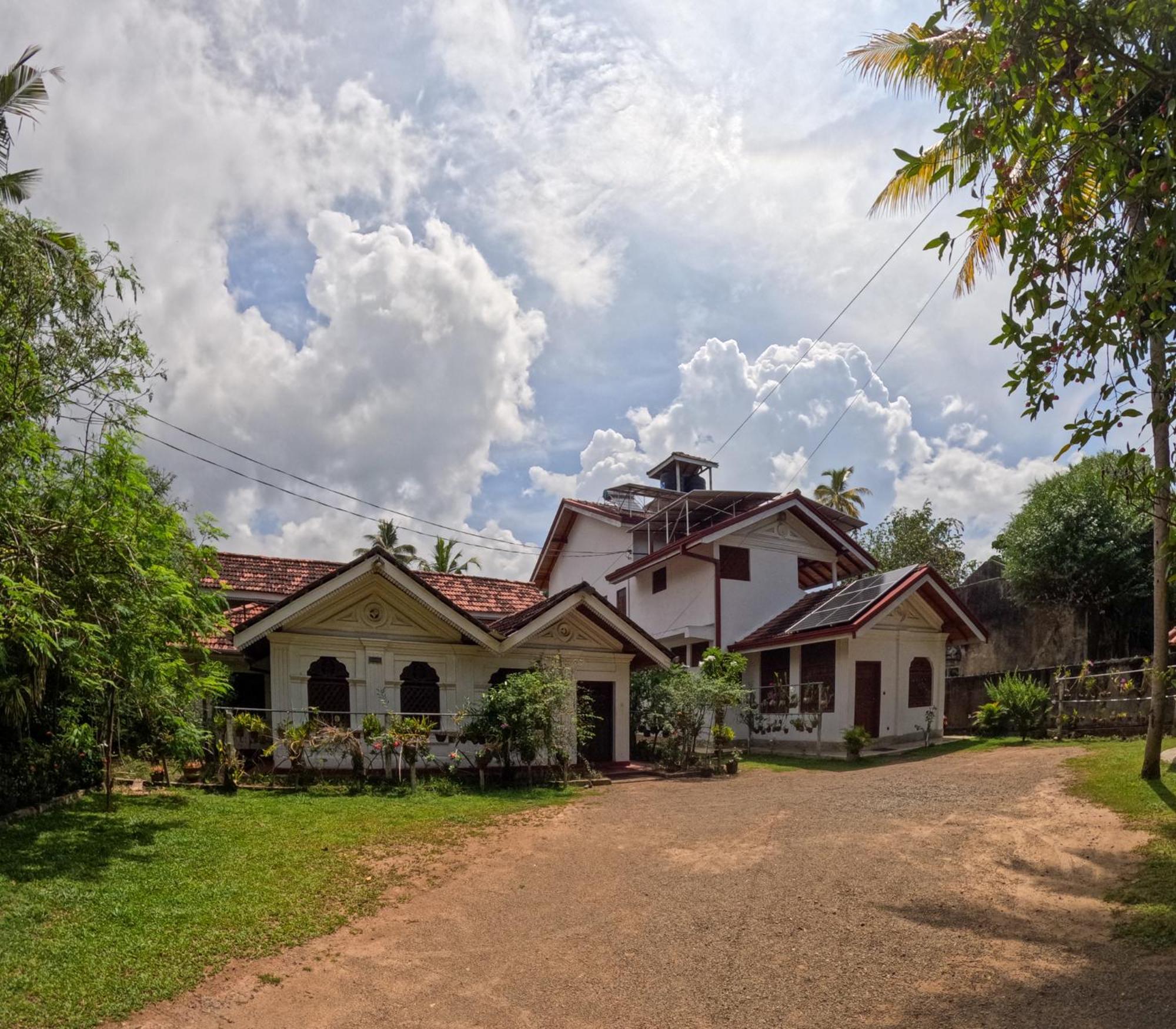 Surfbayvilla Dickwella Exterior photo